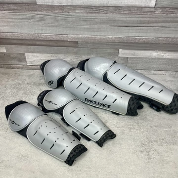 Race Face motoros könyök- és térdvédő szett M