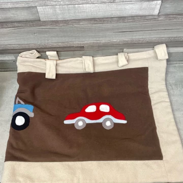 Barna autós gyerek fali takaró