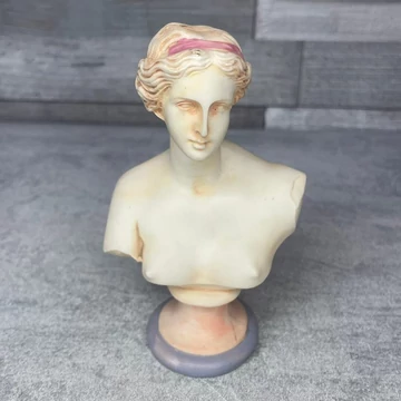 Méloszi Aphrodité, Vénusz de Milo mellszobor