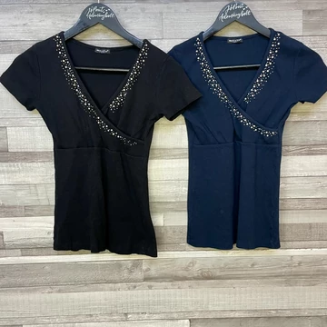 Metrofive sötétkék-fekete V kivágású ékköves felső szett S-M