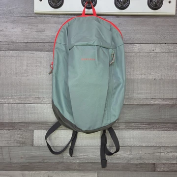 Decathlon Quechua 10 literes zöld túrahátizsák