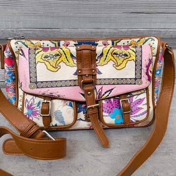 Desigual mintás oldaltáska