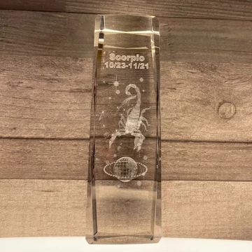 Lézer gravírozott Skorpió üveg dísz