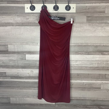 Chantall bordó félpántos bordó elegáns ruha 40