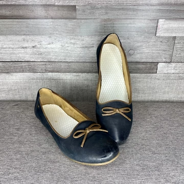 Lasocki  sötétkék bőr balerina cipő 37