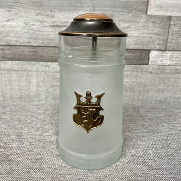 Címeres üvegkupa réz fedővel