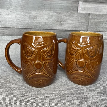 Retro mázas kerámia sörös korsó párban