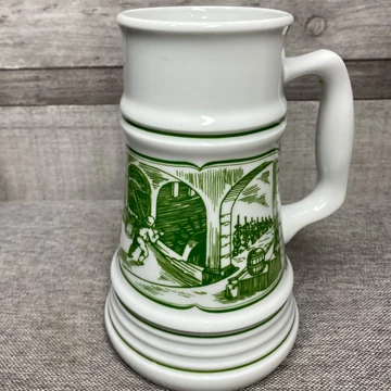 Alföldi porcelán Sernevelőház mintás sörös korsó