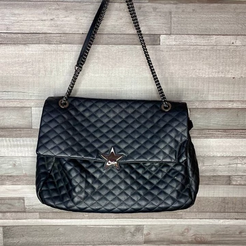 Nagy méretű csillagos fekete táska