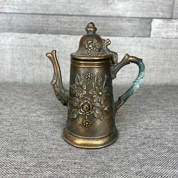 Bronz virágmintás kisméretű fedeles dísz kancsó