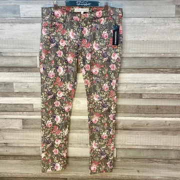 C&amp;amp;A Clockhouse Super Skinny Leg virágmintás nadrág 44