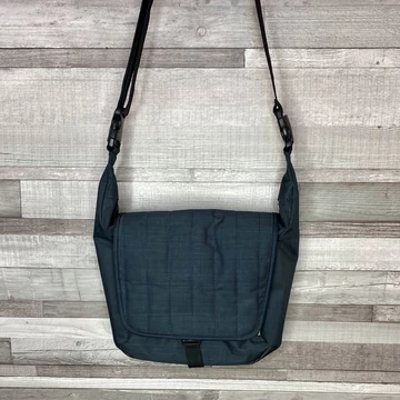 Hama sötétkék oldaltáska