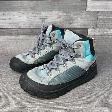 Quechua waterproof bélelt világoskék túrabakancs 35