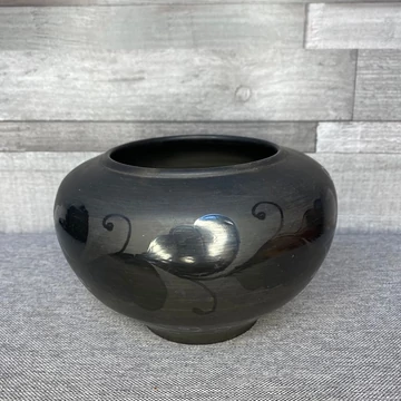 Karda Imre fekete kerámia váza 1981