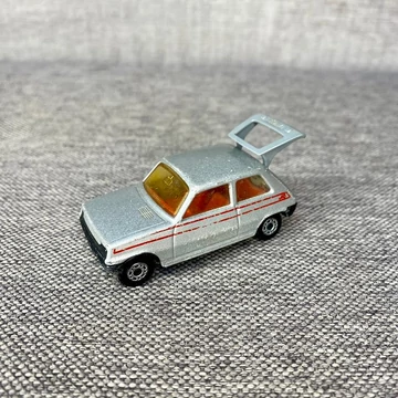 Superfast Matchbox Renault 1978 Number 21. ezüst autó