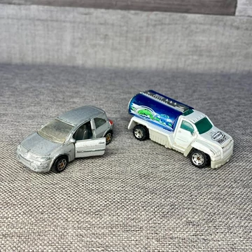 Matchbox Tanker Truck 2001 szállító kocsi; Majorette Renault Megane II. kocsi csomag