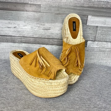 Mango fonott magastalpú papucs 38 Mango fonott magastalpú papucs 38