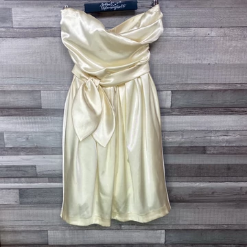 Vajszínű pántnélküli alkalmi ruha XS