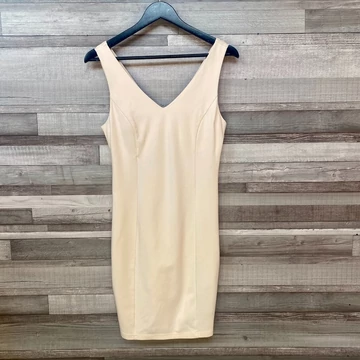 Amisu púder színű ruha 40