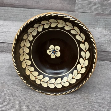 Sárospataki kézzel festett kerámia fali dísztányér