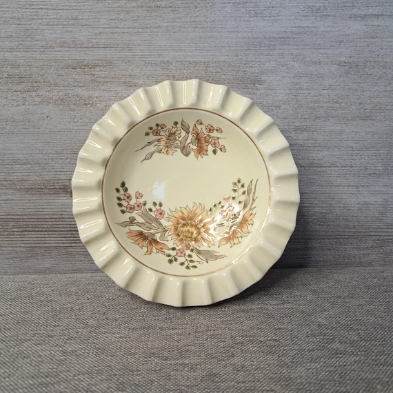 Zsolnay kézzel festett porcelán jelzett tányér