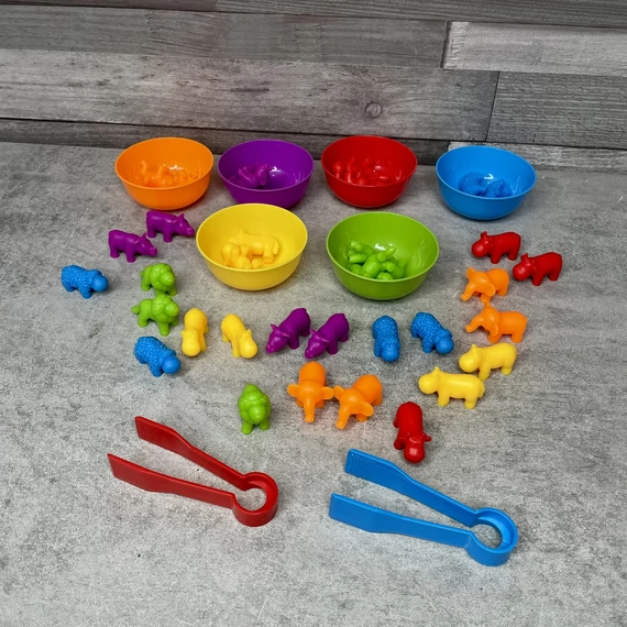 Színes állatos finommotorika fejlesztő gyerekjáték