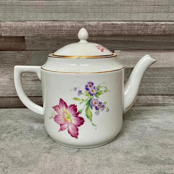 Zsolnay Pécs virágmintás porcelán kanna