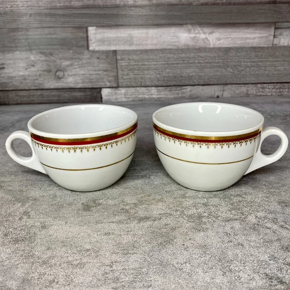 Zsolnay Pécs porcelán teás csészék
