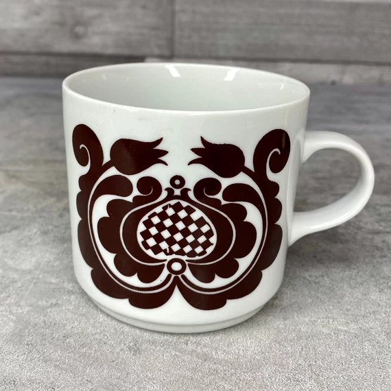 Alföldi porcelán barna tulipános bögre