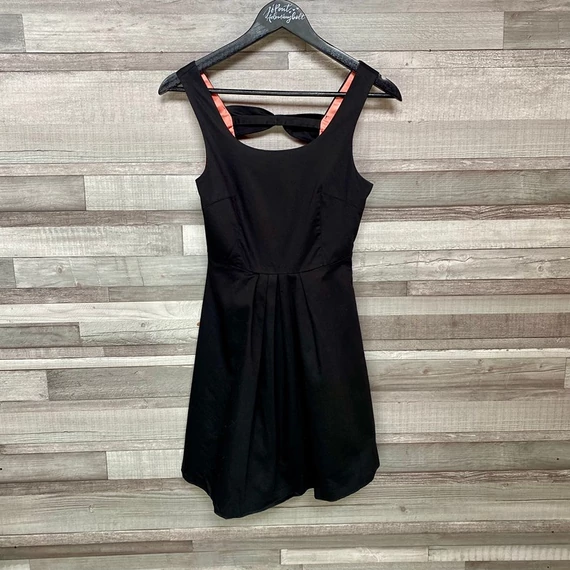 Charlotte Russe masnis fekete ruha M