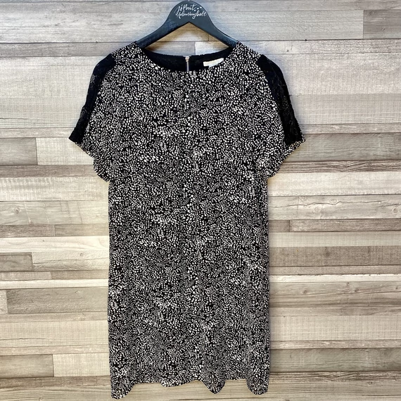 H&amp;M fekete-fehér mintás ruha 34