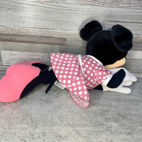Vintage Minnie Mouse fekvő plüss egér figura
