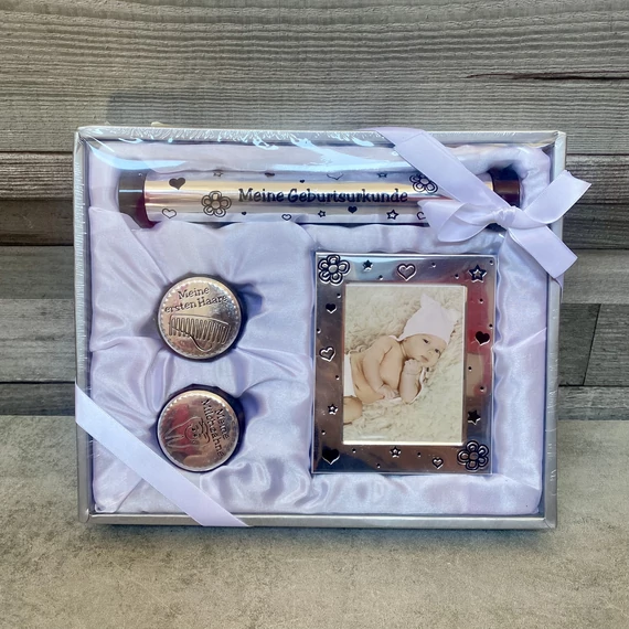 Babaváró ajándékcsomag díszdobozban