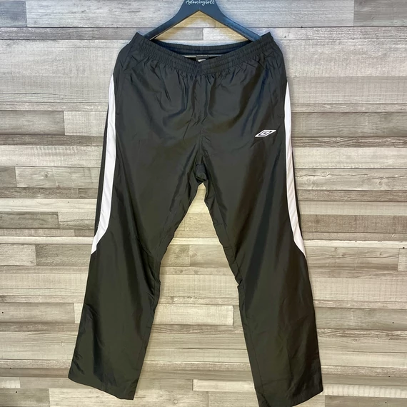 Umbro fekete-fehér unisex szabadidőnadrág M-L