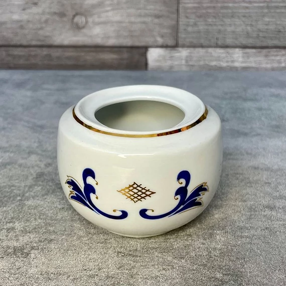 Kalocsai kézzel festett aranyozott porcelán dísz