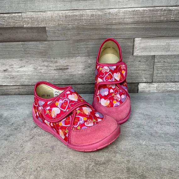 Froddo szivecskés, rózsaszín kislány tépőzáras cipő 25