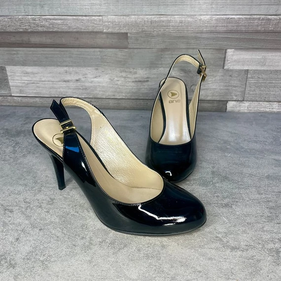 Anis fekete lakk magassarkú cipő 37