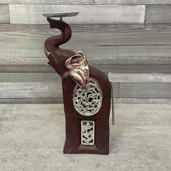 Lengyel elefántos gyertyatartó állvány