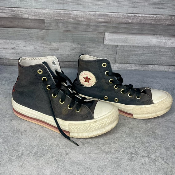 Converse magas szárú tornacipő szivecske mintával 34