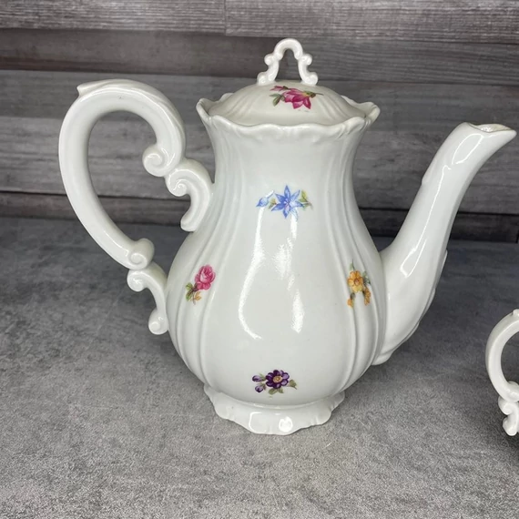 Zsolnay Pécs régi barokk apró virágos porcelán teás készlet