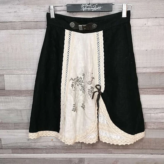 C&amp;A Landhaus női szoknya hímzett betéttel 36