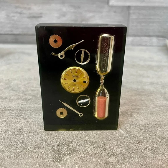 Vintage homokóra óra alkatrészekkel