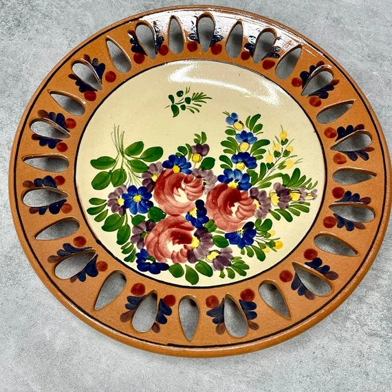 Retro áttört mintás népies kerámia fali dísztányér