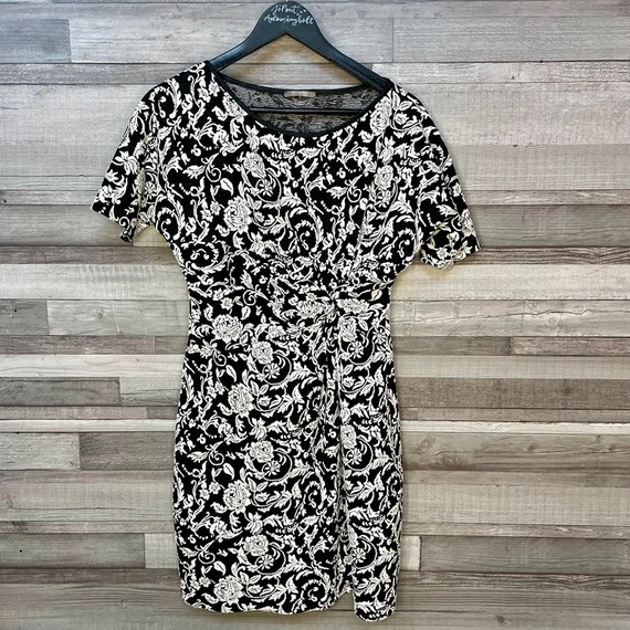 Orsay fekete-fehér virágos női ruha M