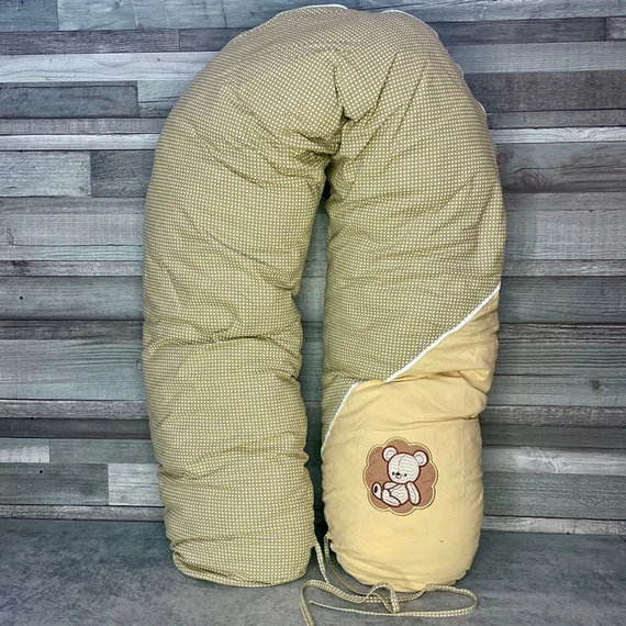 Bézs mackós unisex szoptatós párna