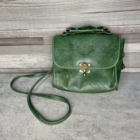 Zöld kézműves bőr válltáska