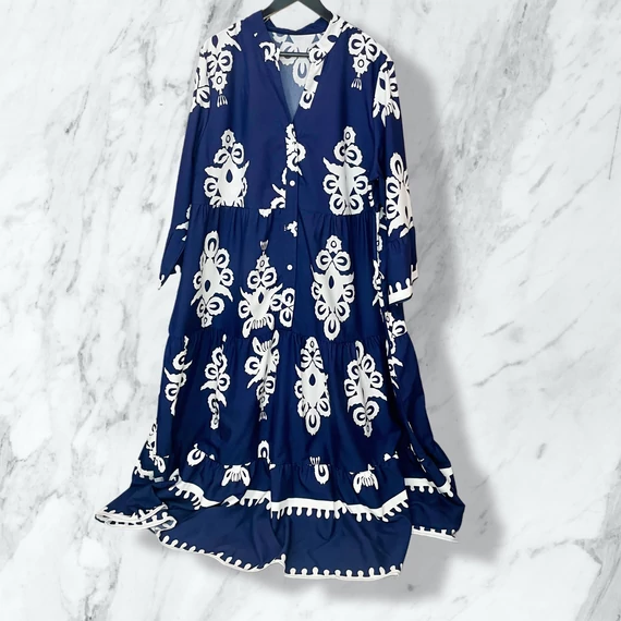 Sötétkék-fehér mintás női ruha 50