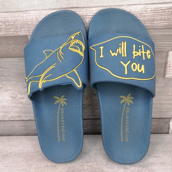 Reserved kék sárga cápás papucs 29-31 