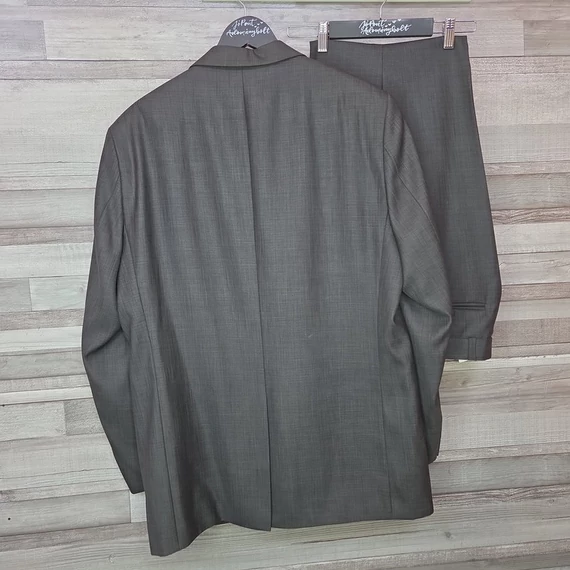 Kingfield szürke öltöny, 54