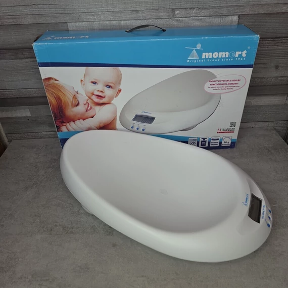 Momert 6400 digitális babamérleg saját dobozában